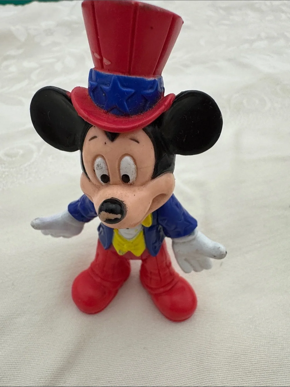 1993 Disney vintage Epcot McDonalds Happy meal Figurine Set - (mlb)
